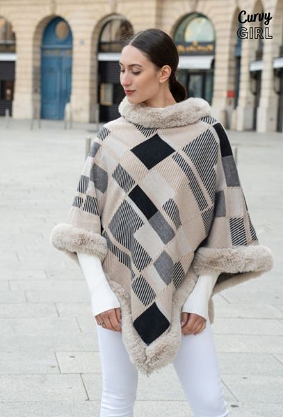 Immagine di PLUS SIZE PONCHO WITH FUR TRIM